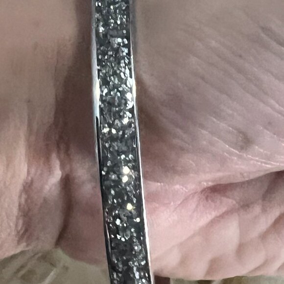 Kate Spade Take A Bow Silver Glitter Bangle Bracelet - Picture 2 of 5